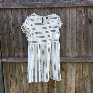 A pretty mid length horizontal stripes dress small